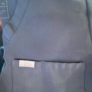 Figs dark harbor catalina Scrub Top xs